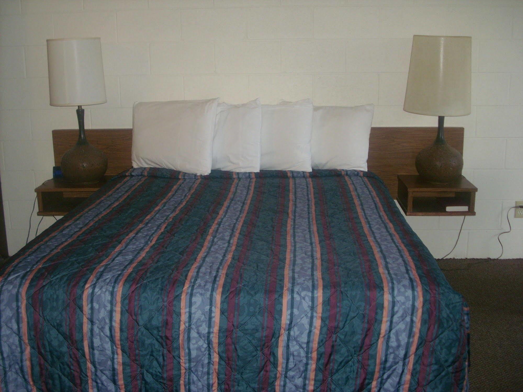M&M Motel Connell Экстерьер фото