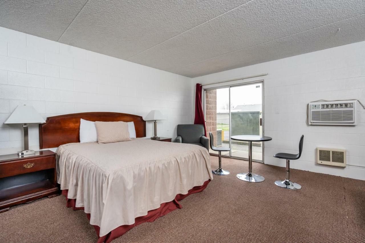 M&M Motel Connell Экстерьер фото